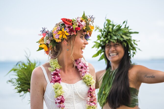 Professional Photo Shooting in Moorea, unique session adapted - The lagoon side: Moorea’s signature blue