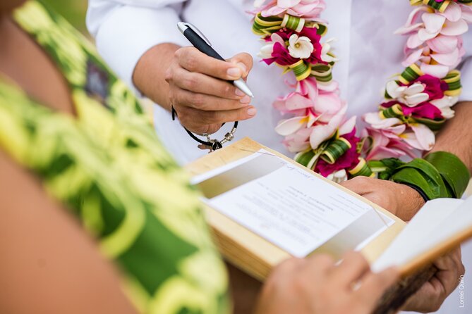 Professional Photo Shooting in Moorea, unique session adapted - What you receive after the hour