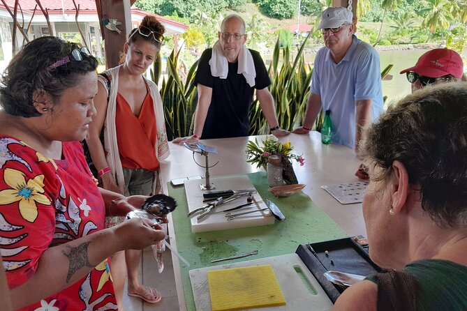 Raiatea-Beautiful Black Pearl of Tahiti and the Vanilla of Tahaa - Timing and group size: what four hours really means