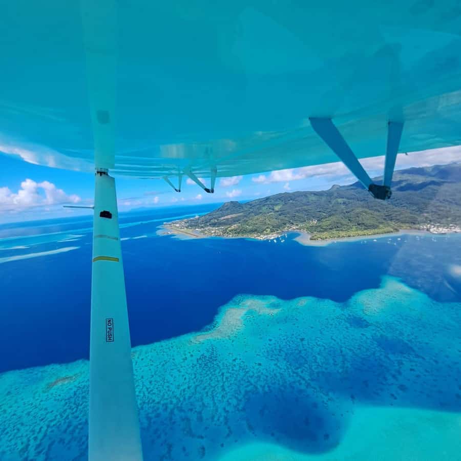 Raiatea: Bora Bora and Taha'a Private Scenic Flight one hour - Taha’a, the vanilla island, gets a full circuit