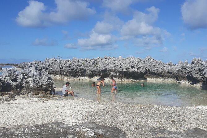 Reef island private tour - Barbecue lunch and Paumotu weaving