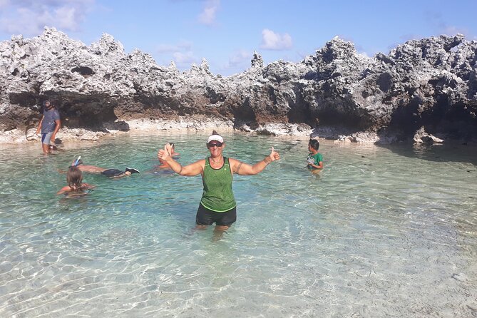 Reef island private tour - Dolphins at Tiputa Pass