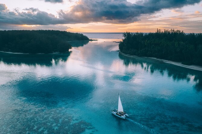Shared Transfer : Hotel to Moorea Airport (or) Pier - Choosing Moorea Airport or the Ferry Pier