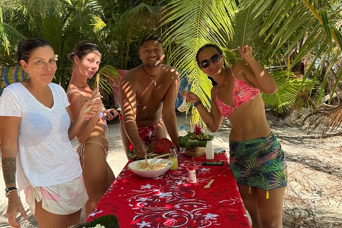 Snorkeling BBQ and Things to do on a Private Motu in Bora Bora - The role of the guides and the group mood