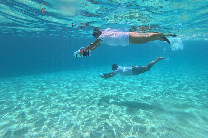 Snorkeling EN Underwater Scooter in Tahiti - Learning to use the underwater scooter