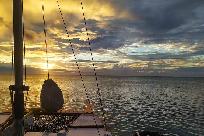 Sunset sailing - Setting out from Hauru at 3:00 pm