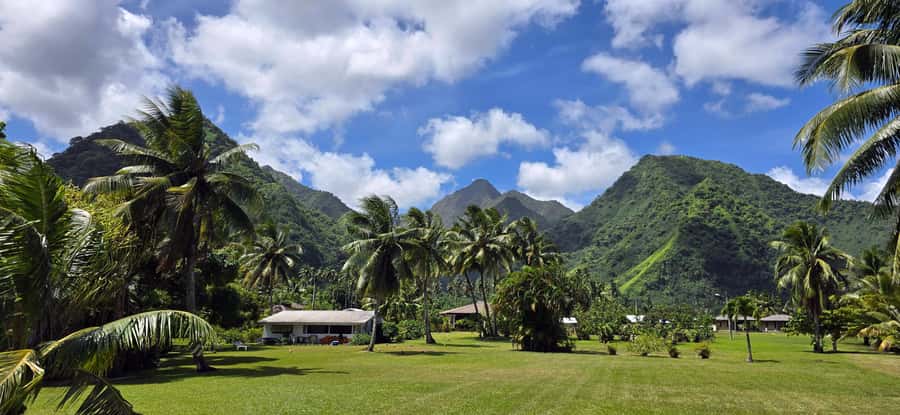 Tahiti Half Day Small Group Circle Tour - Waterfalls & Caves - What the van ride adds to the experience