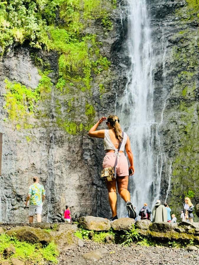 Tahiti: Unique East Coast Half Day Tour with Local Guide - Weekday art and pareo printing