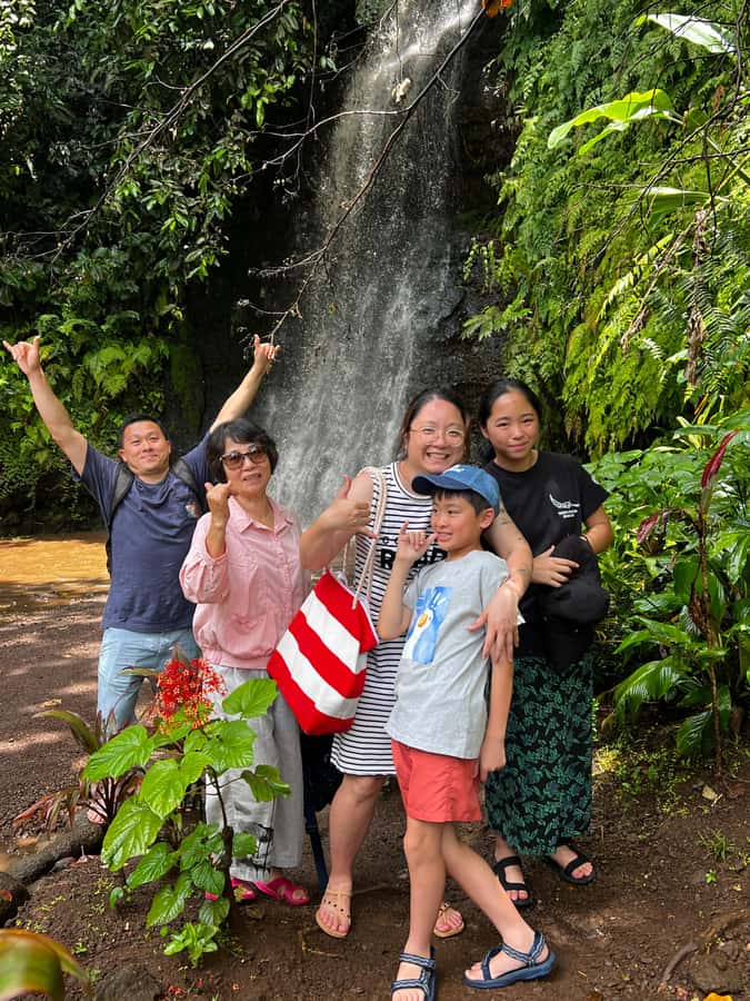 Tahiti: Unique Full Day West Coast, Combo Tour to Teahupoo - A beach lunch on Tahiti Iti