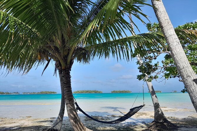 The Blue Lagoon by private boat - 1:00 to 2:30: a local lunch with ukulele music