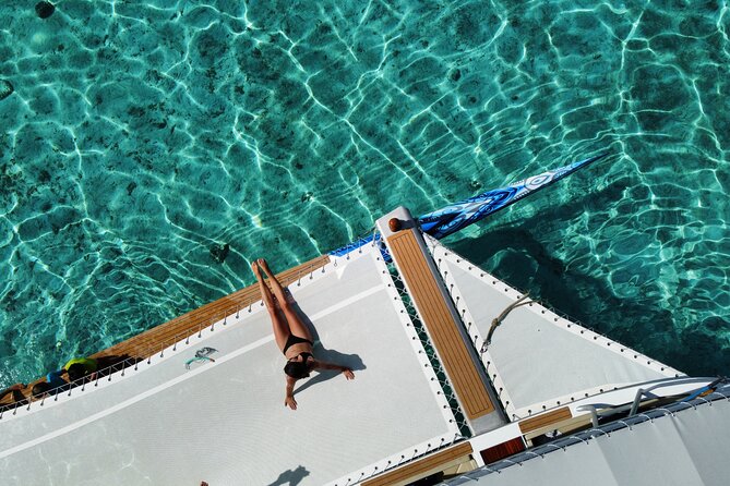 The Vanilla tour of Taha'a in a comfortable outrigger canoe - Blue Lagoon Makes the Boat Ride Part of the Holiday