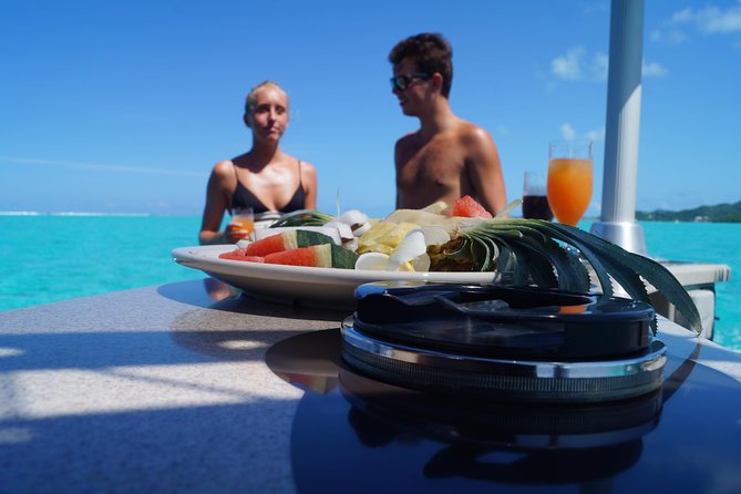 Toa Boat Bora Bora Private Lagoon Tour On Entertainer Bar Boat - Guides Who Add Personality to the Cruise