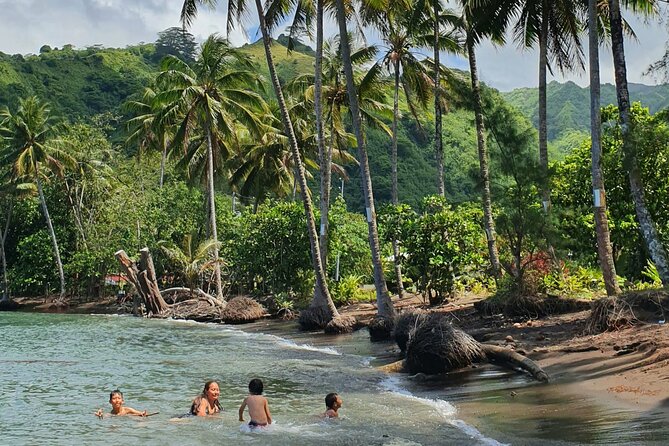 Tour Tahiti in Private - Taharuu Beach and Tahiti’s black sand
