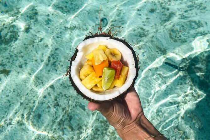 Unique in Raiatea: discover the lagoon, fish, cook, enjoy! - Cooking your catch on a motu