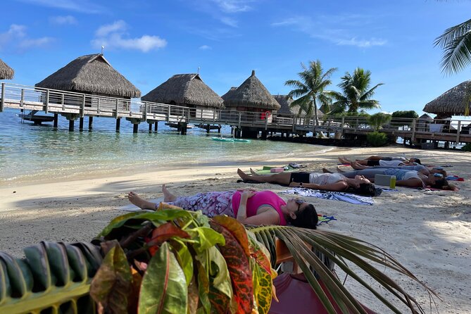 Yoga on the paradise beach of Manava Moorea - Practical details that make the morning easier